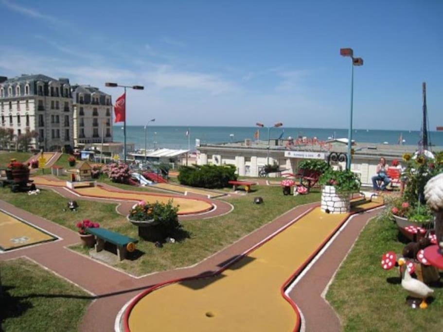 Appartement Duplex Cosy Au Calme A 50M De La Plage Houlgate Exteriör bild
